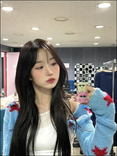 Qui est la leader de NMIXX ?