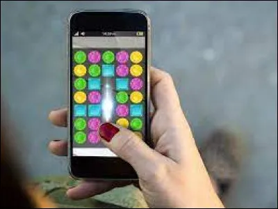 À quelle fréquence oublies-tu de faire quelque chose à cause des réseaux sociaux, jeux ou autre ?