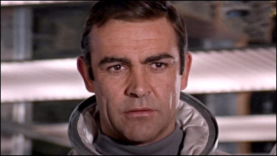 De quel film "James Bond" Roald Dahl a-t-il signé le scénario ?