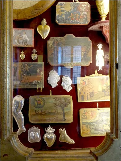 Une offrande faite à Dieu en demande d'une grâce ou en remerciement d'une grâce s'appelle...