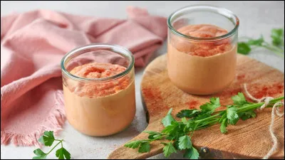 Ce condiment populairement connu sous le nom de vinaigrette "Mille-Îles" est également connu sous le nom de sauce...