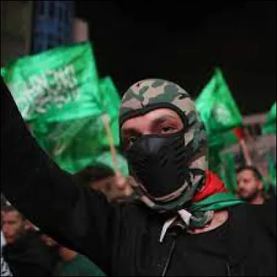 Dans quelle ville se trouve la mosquée du dôme du Rocher, emblème du Hamas ?