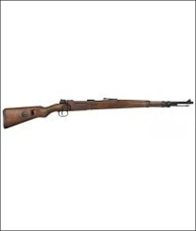 Quelle est l'arme règlementaire adoptée en 1935 par la Wehrmacht ?