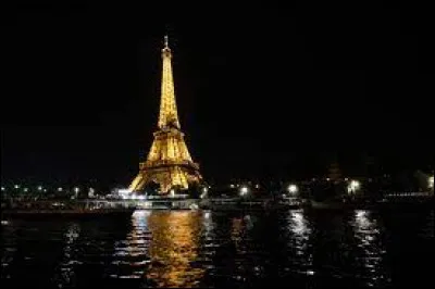La Tour Eiffel est plus grande en hiver qu'en été.