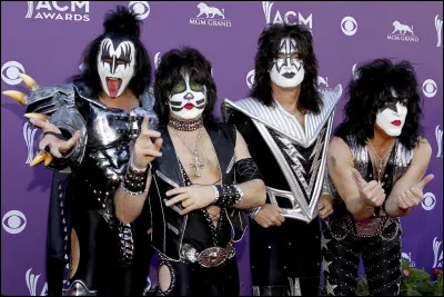 Lesquels de ces titres appartiennent au groupe Kiss ?