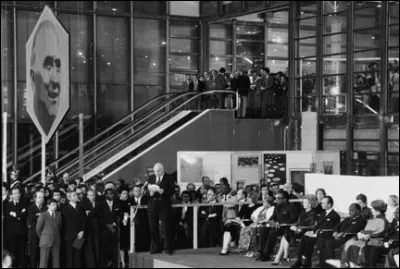 Ce 31 janvier, le centre Pompidou est inauguré : c'était en ...