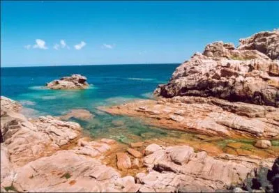 La 'cte du granit rose' se trouve :