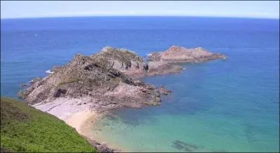 La petite cit d'Erquy ( Ctes-d'Armor ) est repute pour :