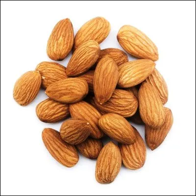 Quelle confiserie traditionnelle est confectionnée à partir damandes, de blanc duf et de sucre ?