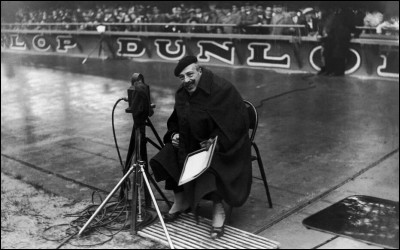 Quel sport a été le premier a être retranscrit en direct à la radio en 1923 ?