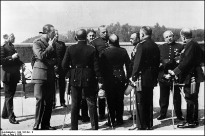 Dans quel pays débute la dictature de Primo de Rivera en septembre 1923 ?