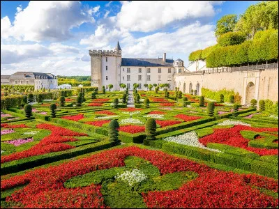 Tourisme : Quel château d'Indre-et-Loire est connu pour ses remarquables jardins à la française ?