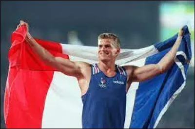 Lors de quels Jeux olympiques le perchiste français Jean Galfione a-t-il remporté une médaille d'or ?