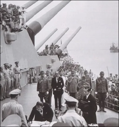 En 1945, la capitulation du Japon est signée le 2 ...