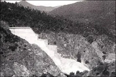 Ce 2 décembre, la rupture du barrage de Malpasset dévaste la vallée du Reyran au nord de Fréjus et cause plus de 400 morts : c'était en ...