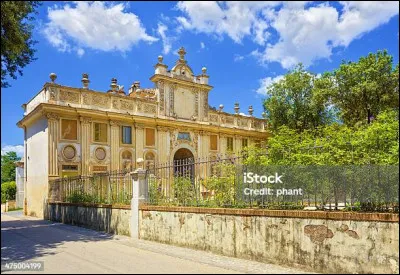 Dans quelle ville d'Italie se situe la "Villa Borghèse" qui est un lieu très visité ?