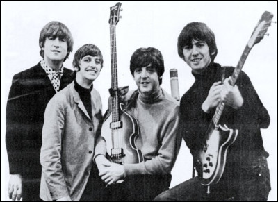 Quelle chanson des Beatles mélange le français et l'anglais ?