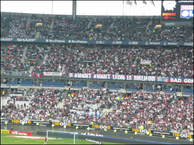 Quel est le nom du plus grand groupe de supporters de l'OL ?