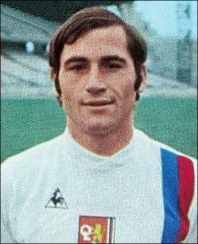 Qui est le joueur le plus capé de l'Olympique lyonnais ?