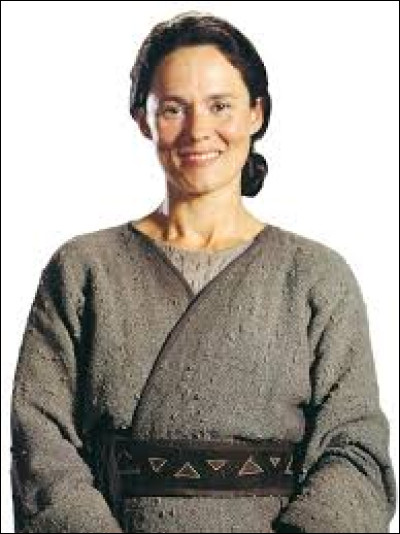 Qui est la mère d'Anakin Skywalker ?