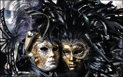 Qui est l'acteur principal du long-métrage "The Mask" ?