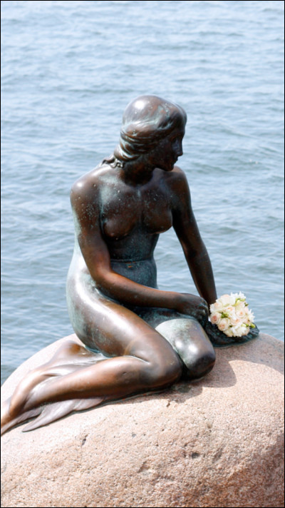 Dans quelle capitale européenne peut-on admirer la statue ''La Petite Sirène'' ?