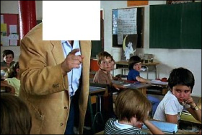 Qui interprète le rôle du maître d'école dans le film éponyme de Claude Berri, sorti en 1981 ?