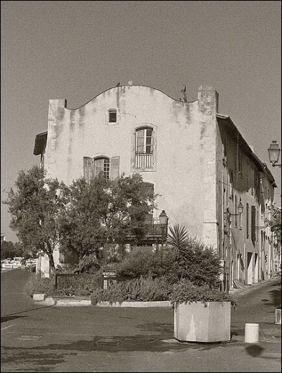 Qui incarne le rôle de Fernand dans le film ''La Cuisine au beurre'' ?