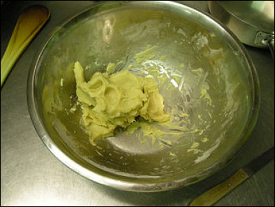 Que faut-il ajouter au beurre pour obtenir un beurre manié ?