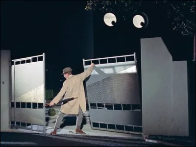 Quel est ce réalisateur, acteur et comique de la pantomime qui réalisa dans les années 50 à 80 plusieurs films ?