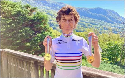Combien de titres nationaux a remport&eacute;s la cycliste Jeannie Longo ?