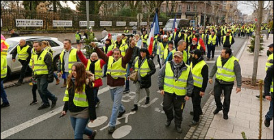 Quel est le titre du chant, hymne des Gilets Jaunes en 2018 ?