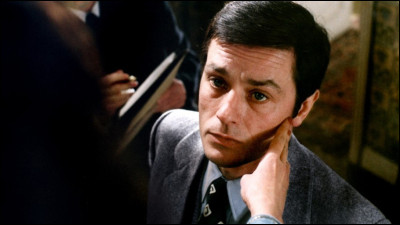 Quel chant révolutionnaire sert de bande originale au film ''Monsieur Klein'' ?