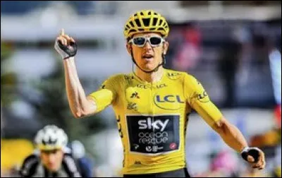 Dans le Tour de France, qui porte le maillot jaune ?