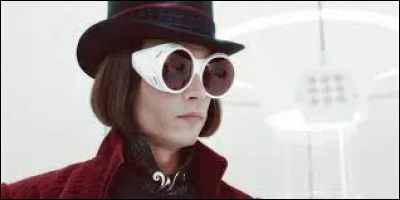 Qui incarne Willy Wonka dans le film "Charlie et la Chocolaterie" de Tim Burton ?