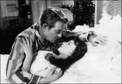 Qui réalise le film ''French Cancan'' dans lequel on peut voir Jean Gabin en pyjama ?