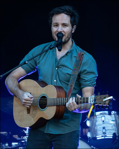 Quel membre de la famille donne son nom à une de ses chansons de 2020 ?