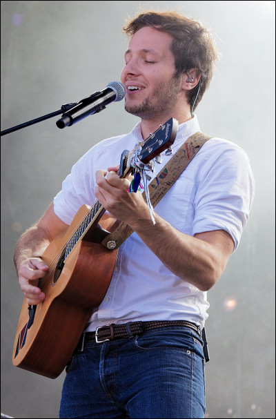 Avec quel rappeur enregistre-t-il le duo ''La Même'' ?