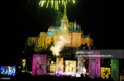 Qui a fait un concert spectacle, en 1993, au Mont-Saint-Michel ?