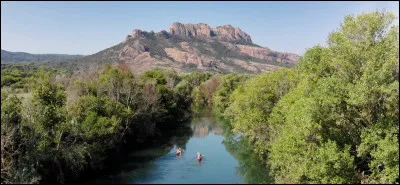 Dans quel département le fleuve côtier l'Argens coule-t-il ?
