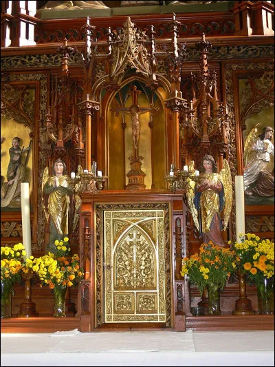 Le meuble qui abrite les hosties utilisées lors de l'Eucharistie s'appelle...