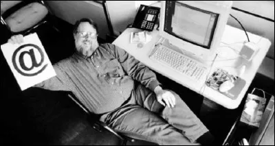 En quelle ann&eacute;e a &eacute;t&eacute; envoy&eacute; le premier mail ?