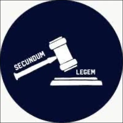 Qu'est-ce qu'une coutume "praeter legem" ?