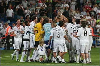 Quelle p&acirc;tisserie donne son nom au surnom des joueurs du Real Madrid ?