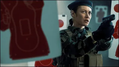 Cette image montre Olga Kurylenko dans un film. Lequel est-ce ?