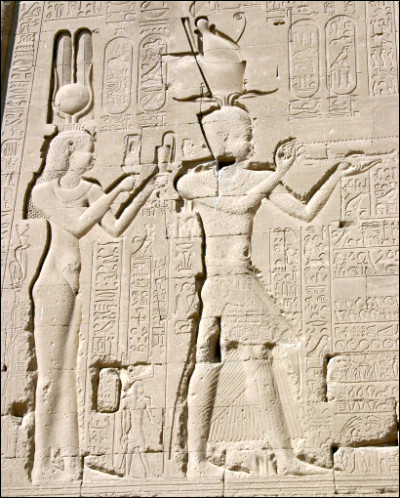 Dans quelle ville d'Égypte est née Cléopâtre ?