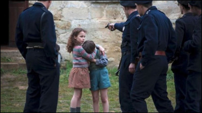 Dans quel département se situe ''Le Village français'' ?