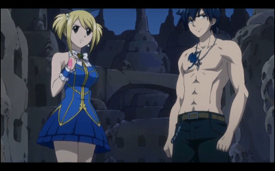 Grey et Lucy sont en couple.