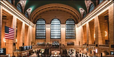 Dans quel film de Brian de Palma peut-on voir Al Pacino &ecirc;tre poursuivi dans la gare Grand Central Terminal de New-York ?