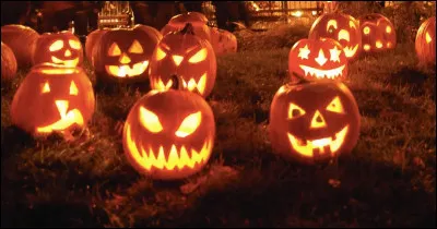 Quel est le nom traditionnel donné à une citrouille évidée et sculptée pour Halloween ?